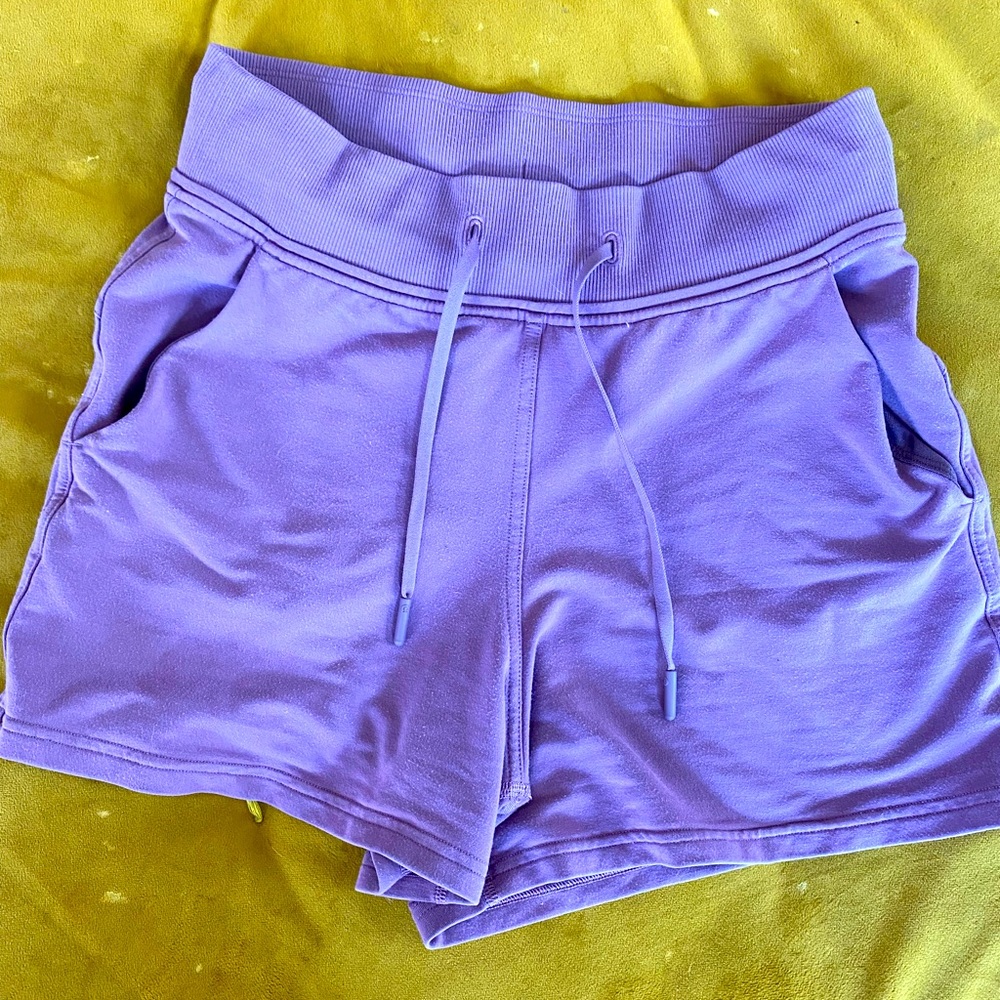 Lululemon.Every Moment Shorts Vintage Quartz.size4